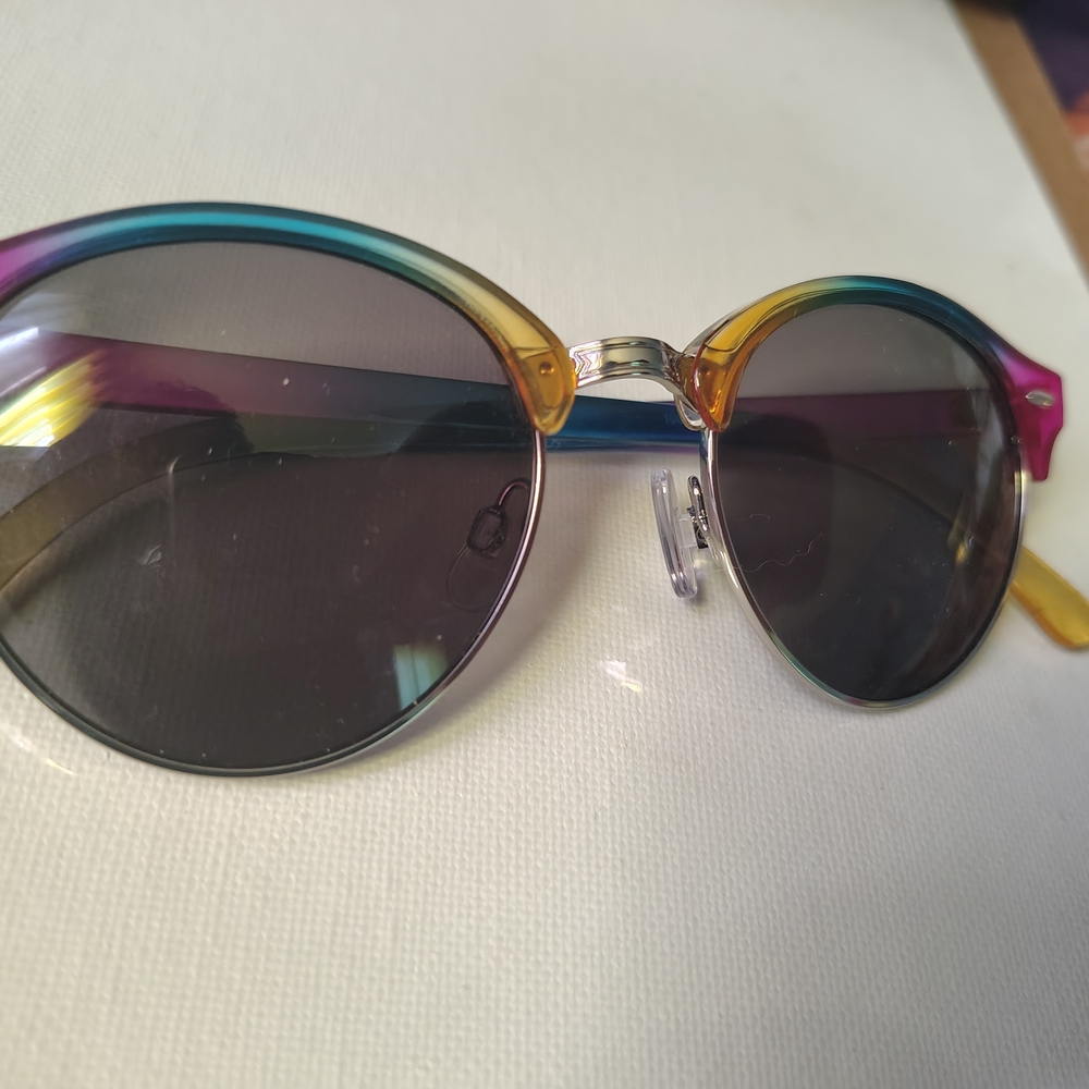 😮🔥 Round Gradient Rainbow 🌈 🌈 Frame Sunglasses - Multicolor ( UNISEX ☺️ )